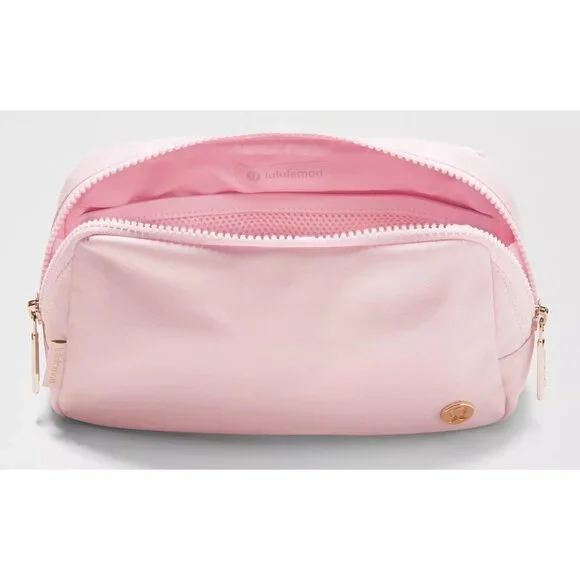 NWT Lululemon Everywhere Belt Bag Large 2L Blissful Pink Sold out on line - Picture 5 of 16